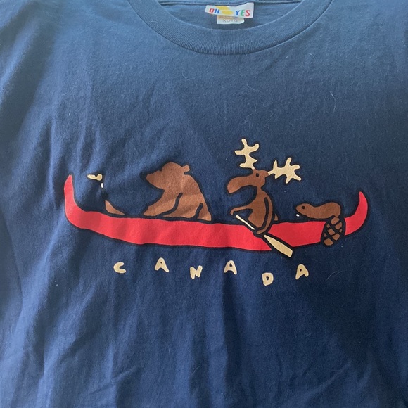 Unisex Canada Graphic Tee Size XL - Picture 2 of 5